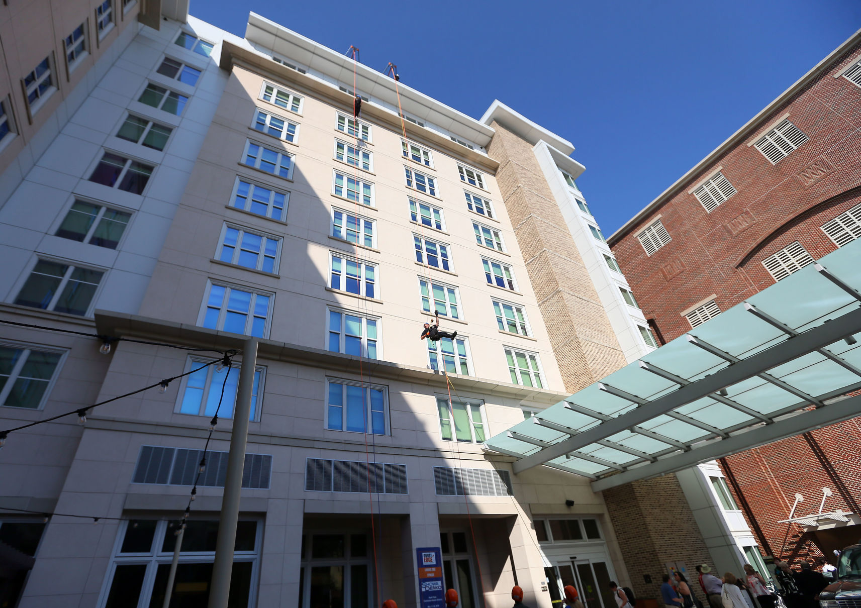 chief reynolds wide rappelling united way.jpg